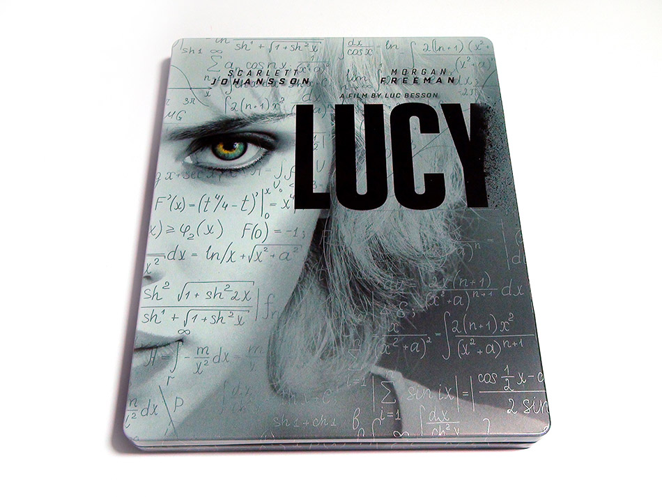 Fotografías del Steelbook exclusivo de Lucy 8