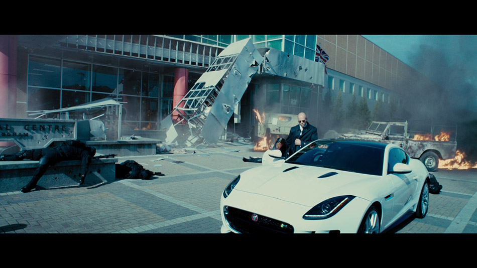 Capturas de imagen del Blu-ray de Fast & Furious 7 3