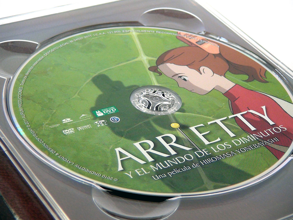 Fotografías de la edición Deluxe de Arrietty y el Mundo de los Diminutos en Blu-ray 11