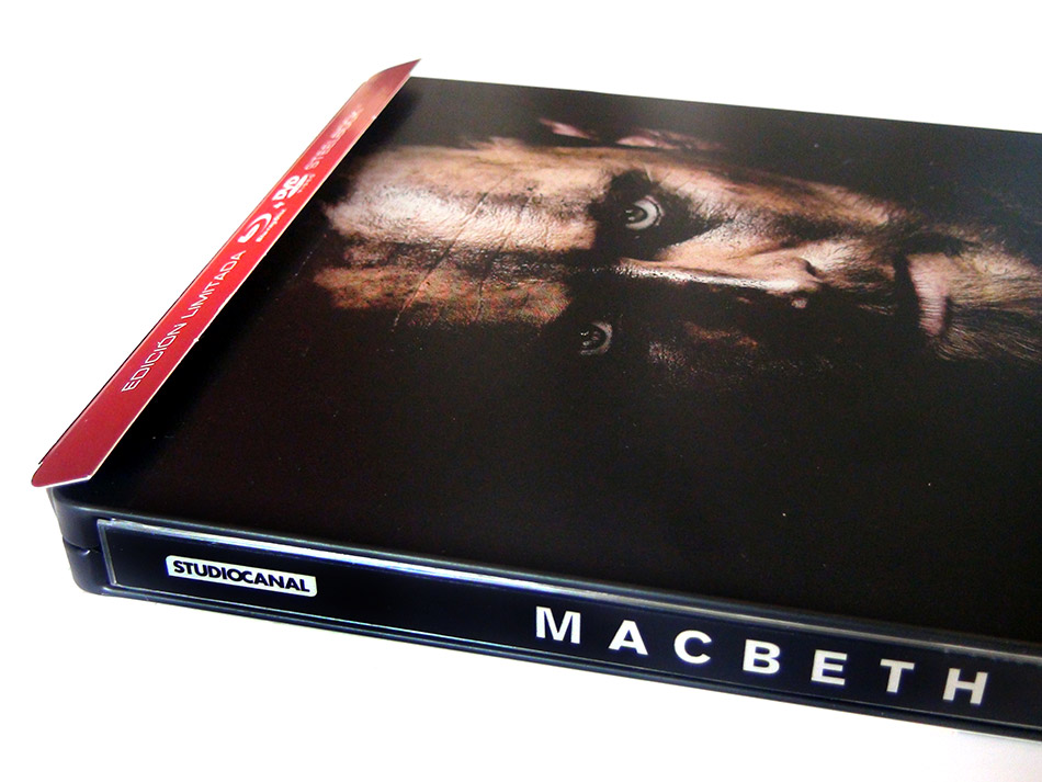 Fotografías del Steelbook con postales de Macbeth en Blu-ray