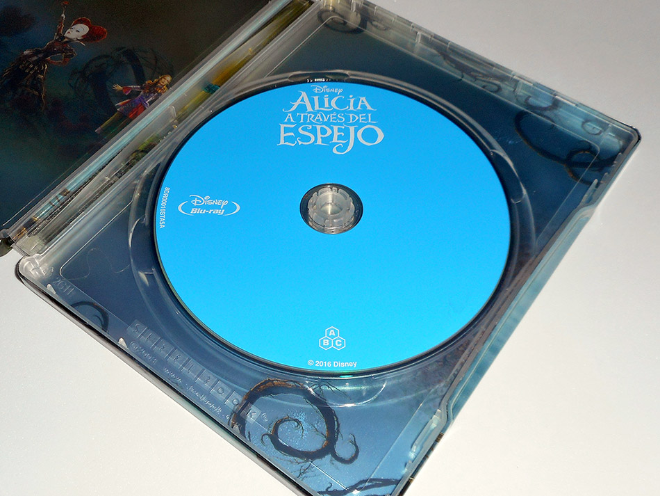 Fotografías del Steelbook de Alicia a través del Espejo en Blu-ray 12