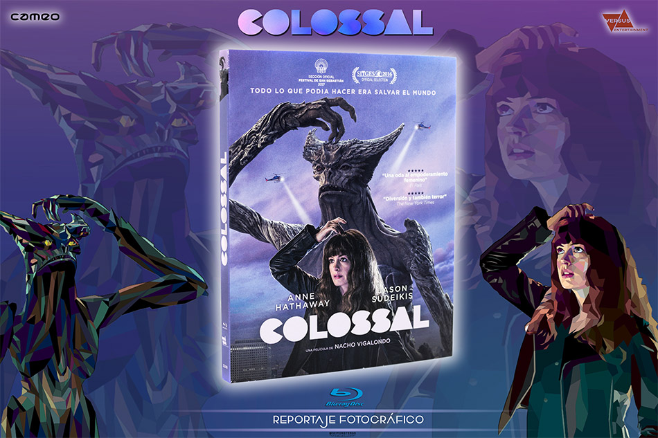 Fotografías del Blu-ray de Colossal con funda y postales 1
