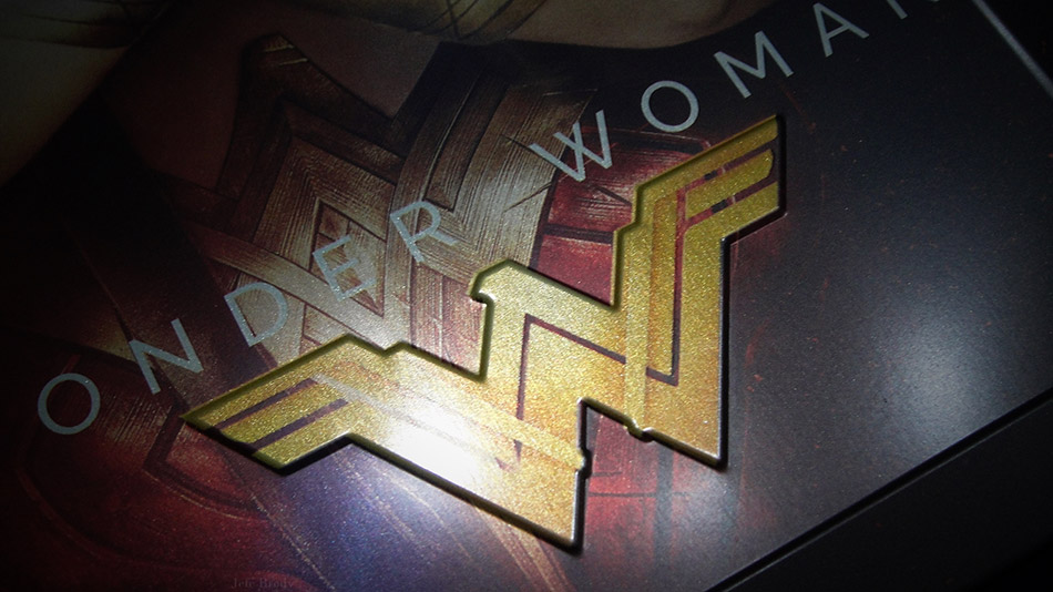 Fotografías del Steelbook de Wonder Woman en Blu-ray 3D y 2D 5