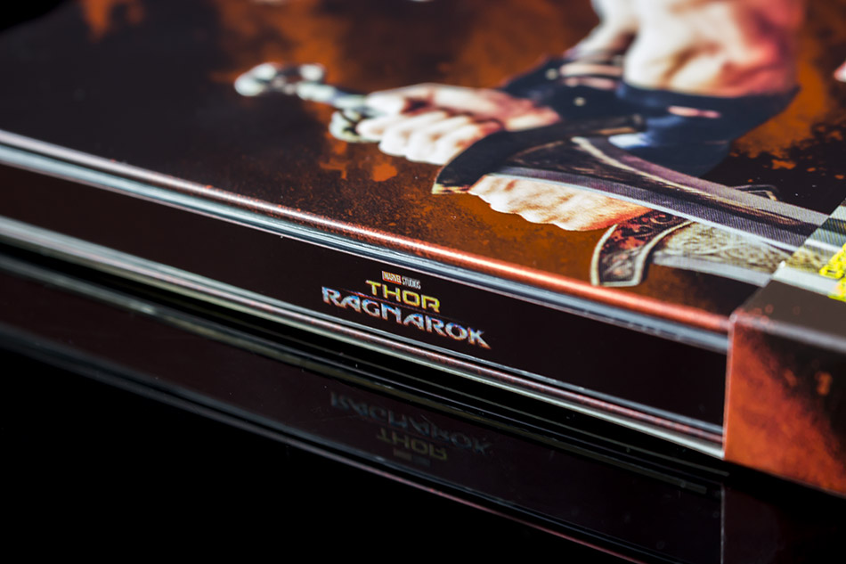 Fotografías del Steelbook de Thor: Ragnarok en Blu-ray 3D y 2D 4
