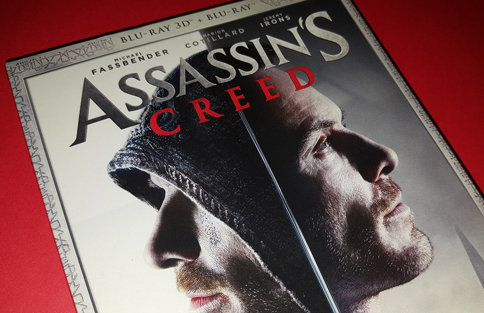 Fotografías de Assassin's Creed en Blu-ray 3D y 2D con funda 3