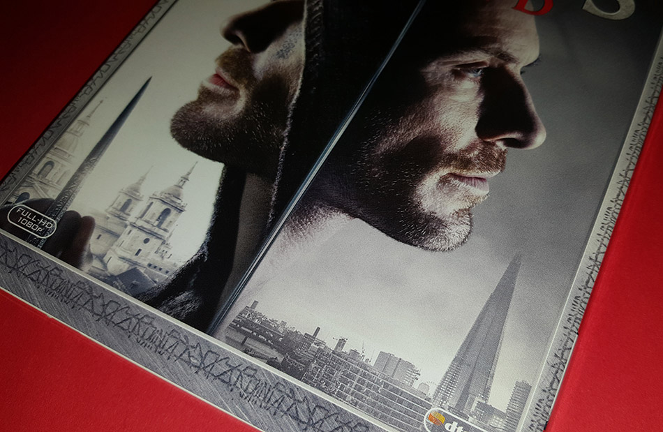 Fotografías de Assassin's Creed en Blu-ray 3D y 2D con funda 4