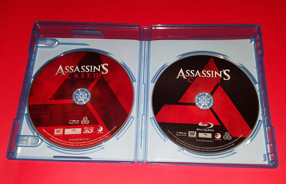 Fotografías de Assassin's Creed en Blu-ray 3D y 2D con funda 15