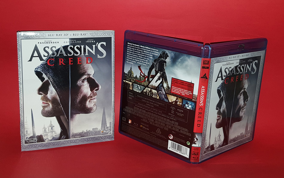 Fotografías de Assassin's Creed en Blu-ray 3D y 2D con funda 16
