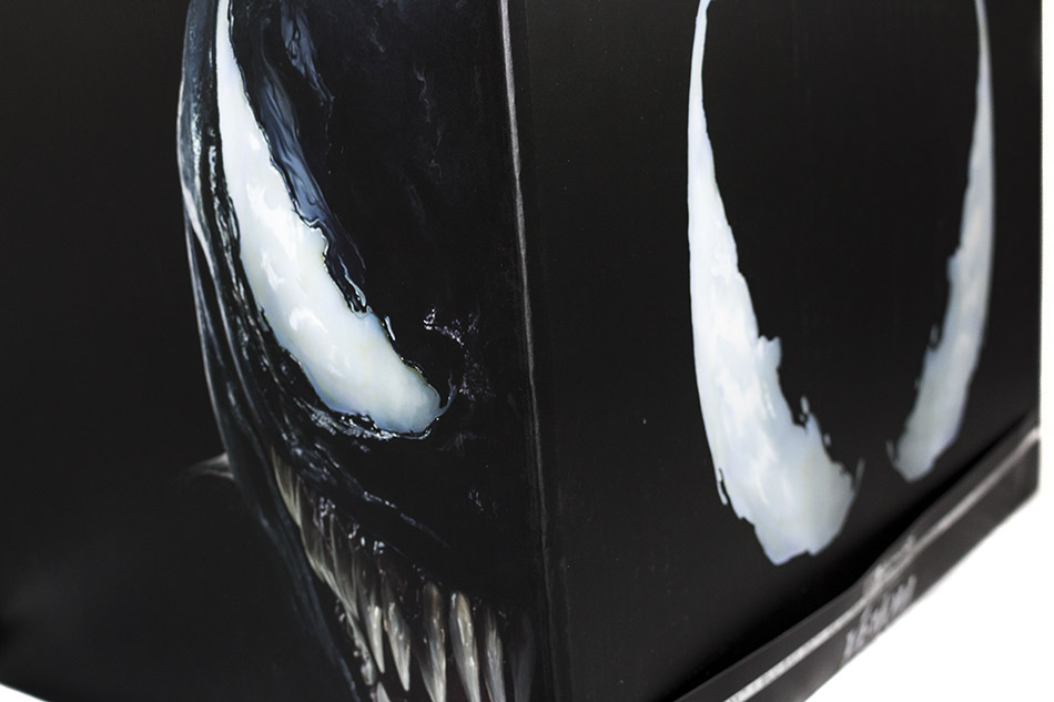 Fotografías de la edición coleccionista de Venom con figura en UHD 4K 6
