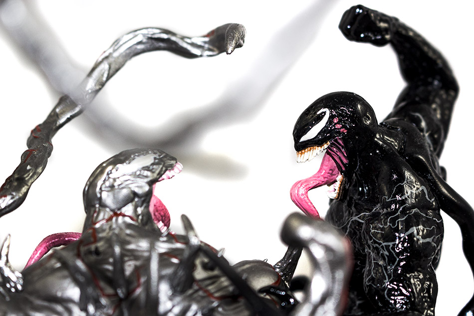 Fotografías de la edición coleccionista de Venom con figura en UHD 4K 18