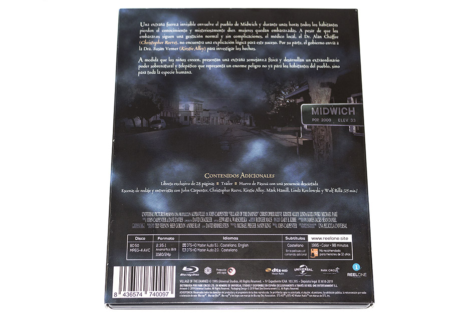 Fotografias del Blu-ray con funda fosforescente de El Pueblo de los Malditos 7