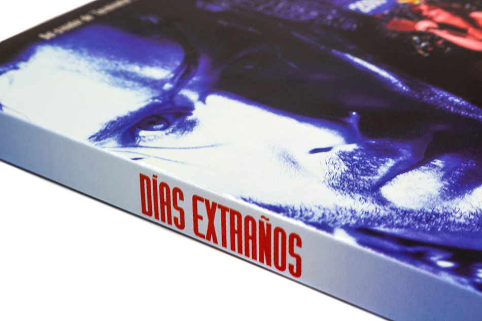 Fotografías de la edición con funda y libreto de Días Extraños en Blu-ray 3