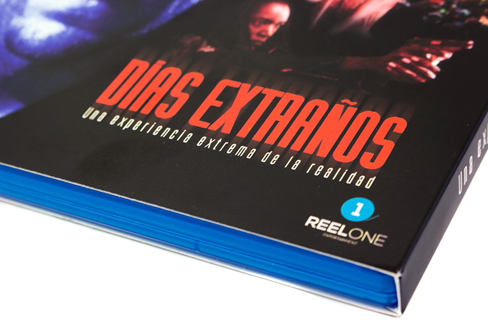 Fotografías de la edición con funda y libreto de Días Extraños en Blu-ray 4