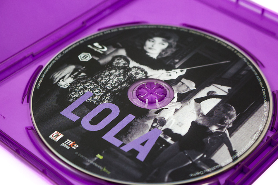 Fotografías de la edición con funda y caja lila de Lola en Blu-ray 19