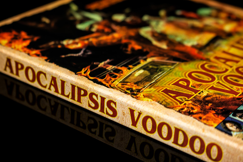 Fotografías del Blu-ray con funda y libreto de Apocalipsis Voodoo 3