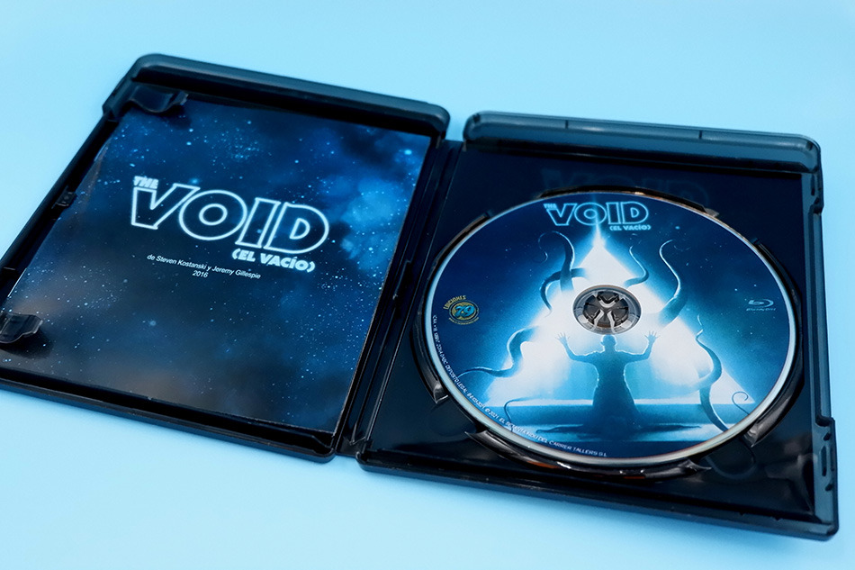 Fotografías de El Vacío (The Void) en Blu-ray con funda y libreto 10