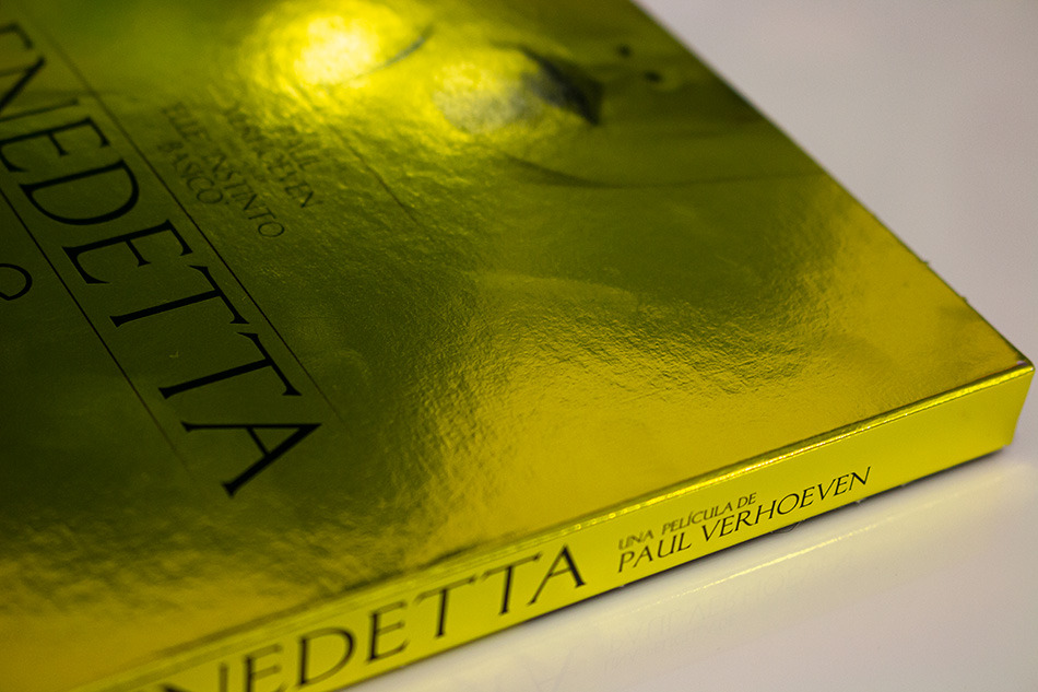 Fotografías de la edición con funda de Benedetta en Blu-ray 4