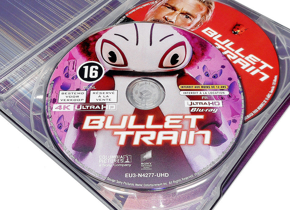 Fotografías del Steelbook con postales de Bullet Train en UHD 4K y Blu-ray 12