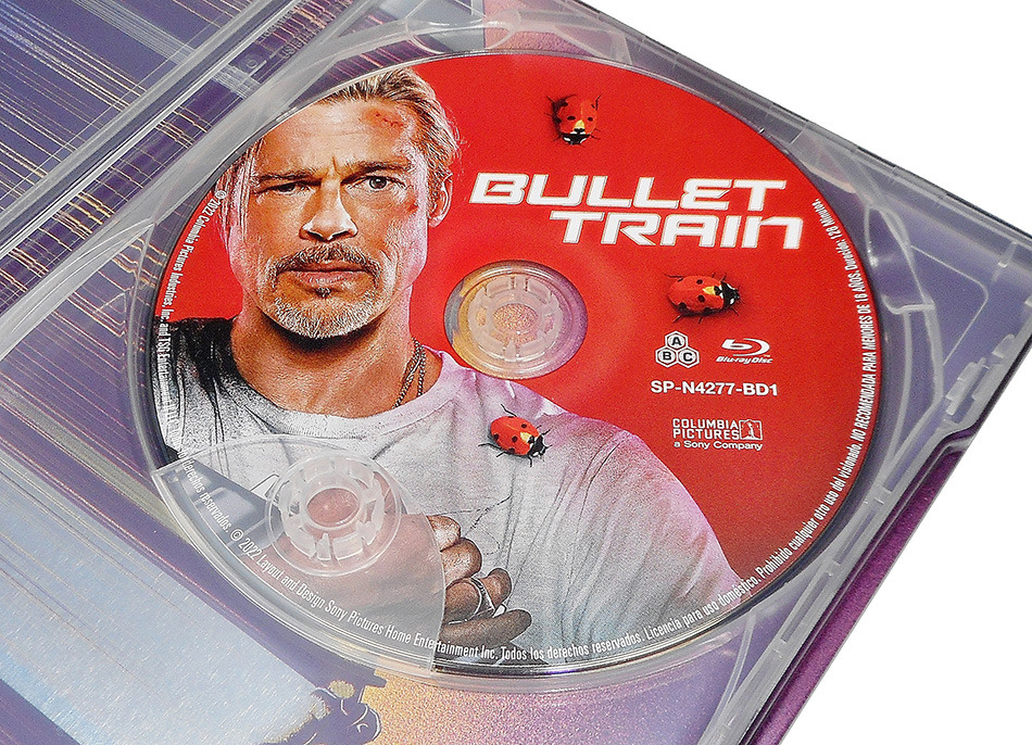 Fotografías del Steelbook con postales de Bullet Train en UHD 4K y Blu-ray 13