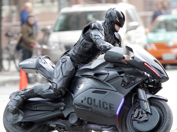 Vídeo de la moto y el traje del remake de Robocop