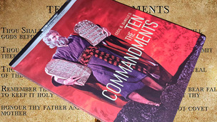 Fotografías del Steelbook de Los Diez Mandamientos en UHD 4K y Blu-ray