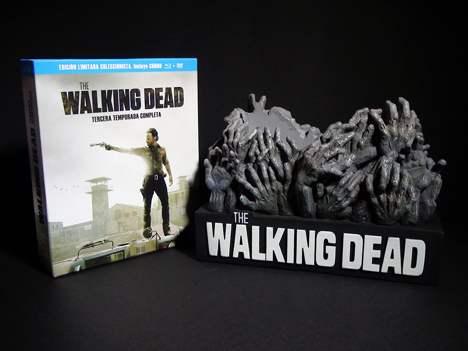 Fotografías de la edicion coleccionistas de The Walking Dead 3ª temporada - Foto 14