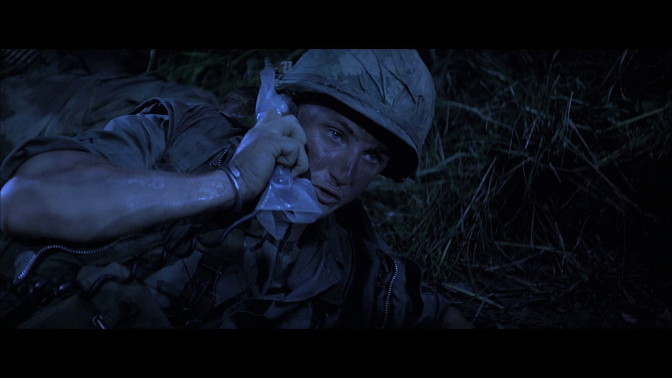 captura de imagen de Corazones de Hierro Blu-ray - 4
