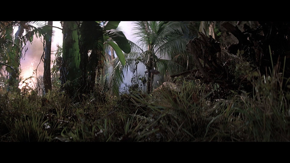captura de imagen de Corazones de Hierro Blu-ray - 5