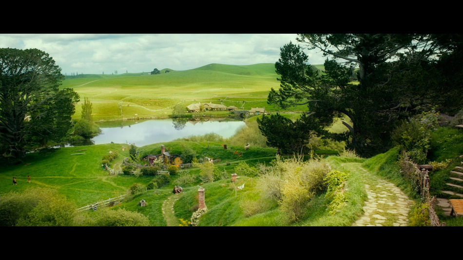 captura de imagen de El Hobbit: Un Viaje Inesperado - Edición Libro Blu-ray - 2