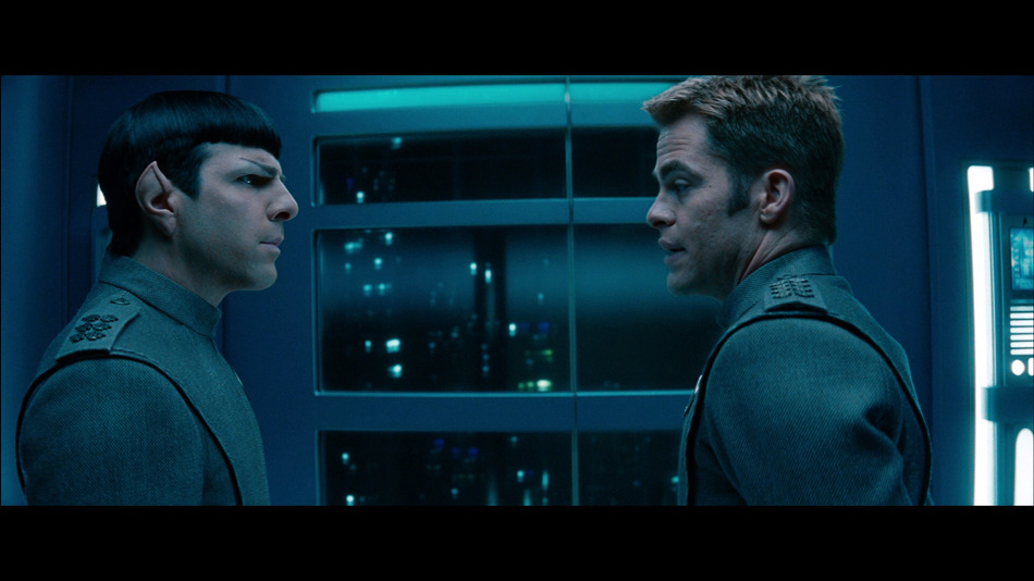 captura de imagen de Star Trek: En la Oscuridad - Edición Metálica Blu-ray - 6