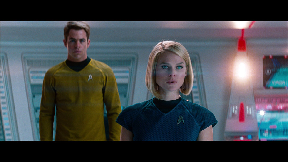 captura de imagen de Star Trek: En la Oscuridad - Edición Metálica Blu-ray - 15