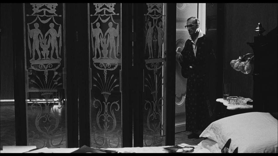 captura de imagen de Fellini 8 1/2 Blu-ray - 2