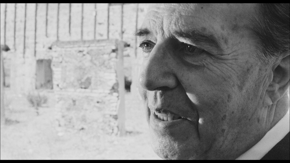 captura de imagen de Fellini 8 1/2 Blu-ray - 13