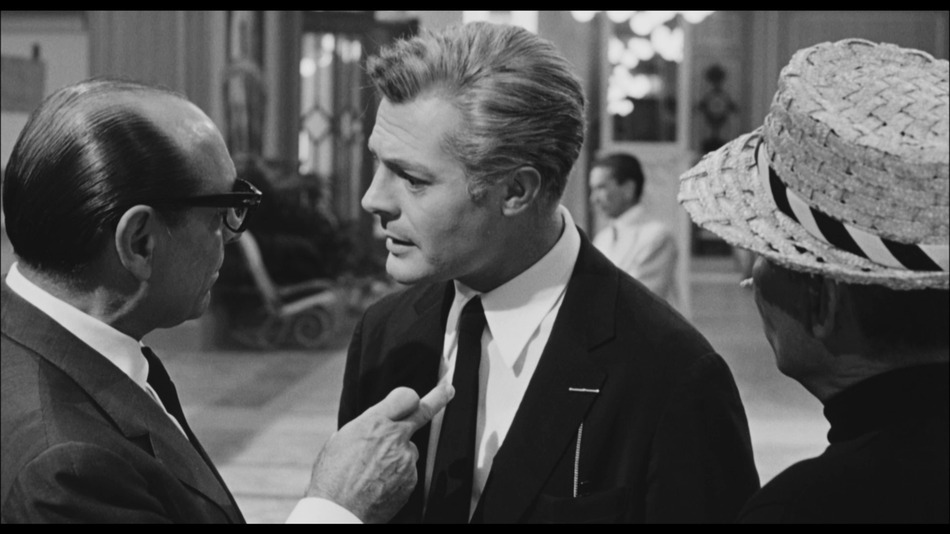 captura de imagen de Fellini 8 1/2 Blu-ray - 14