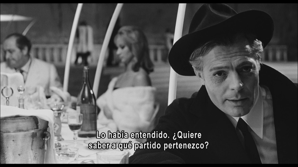 captura de imagen de Fellini 8 1/2 Blu-ray - 16