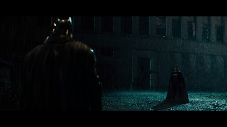 captura de imagen de Batman v Superman: El Amanecer de la Justicia - Edición Libro Blu-ray - 13