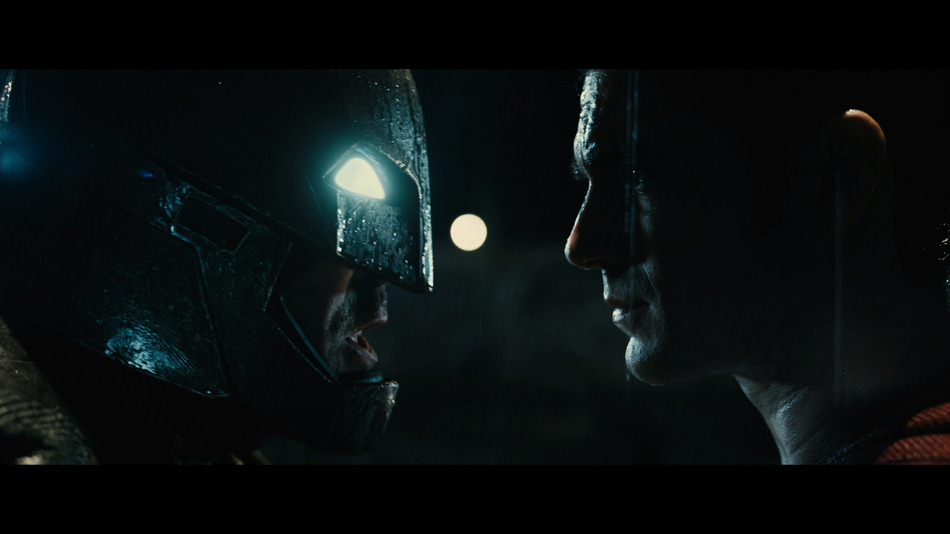 captura de imagen de Batman v Superman: El Amanecer de la Justicia - Edición Libro Blu-ray - 14