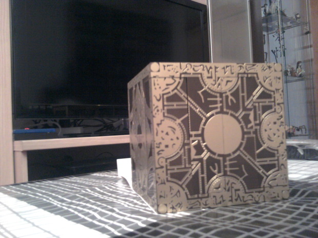 Hellraiser, edición americana forma caja, contiene Hellraiser 1 blu-ray y Hellraiser 1 y 2 en DVD