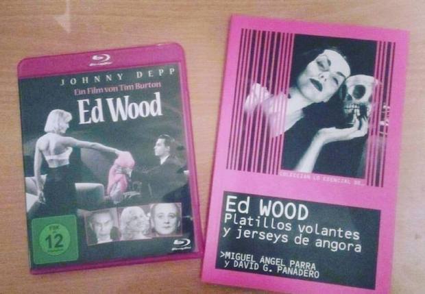 Ed Wood en estado puro, así tenia que editarse, no os parece?