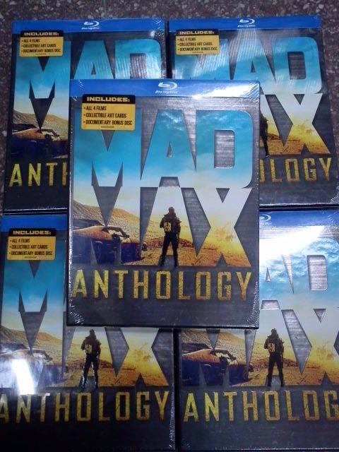 hoy fui a buscar mi copia de la antologia de mad max que por fin llego...esta espectacular