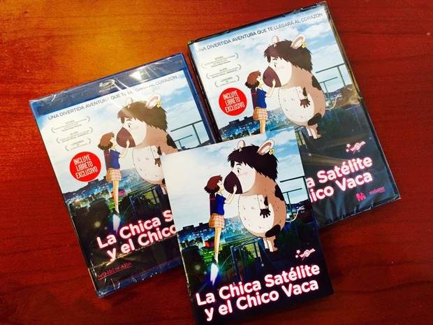 LA CHICA SATELITE Y EL CHICO VACA (DVD + BD + Libreto)