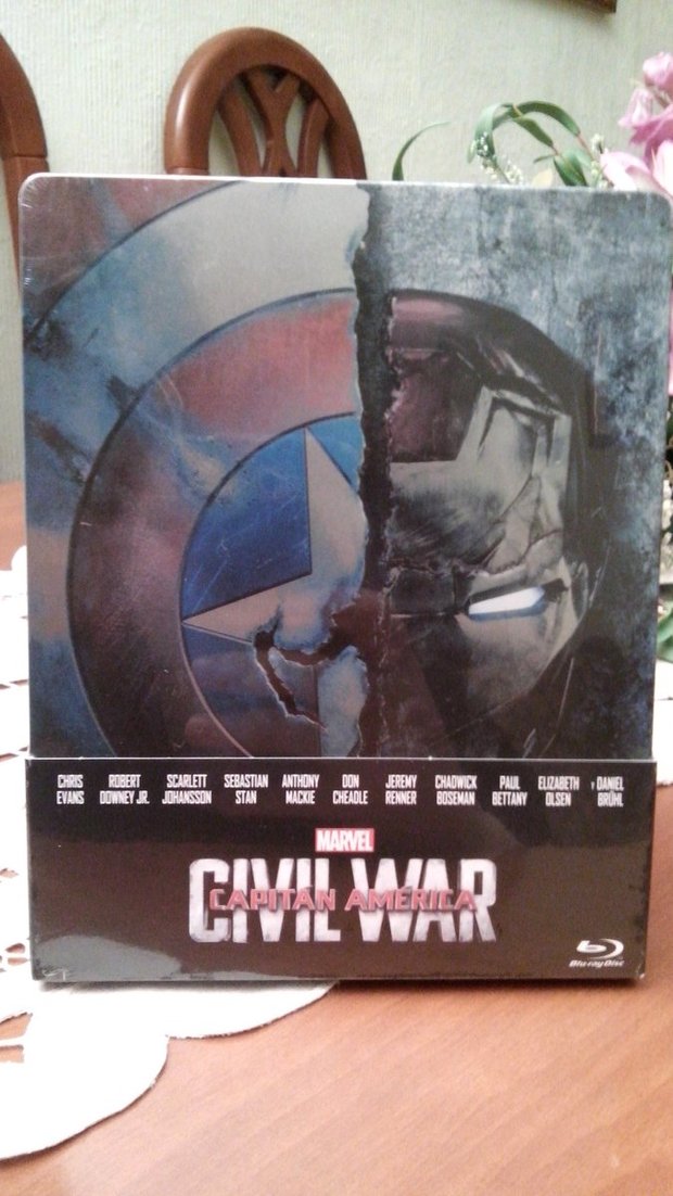14.09.16 | ¡Ya está aquí! Steel de 'Capitán América: Civil War'