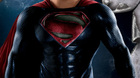 La-liga-de-la-justicia-henry-cavill-posa-con-el-traje-clasico-de-superman-en-una-nueva-imagen-c_s