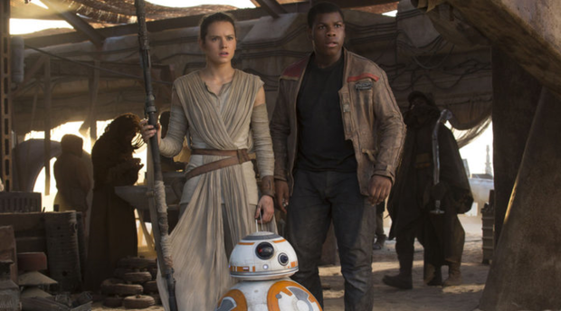 'Star Wars: Los últimos Jedi': John Boyega la lía al llamar "padre" a Mark Hamill