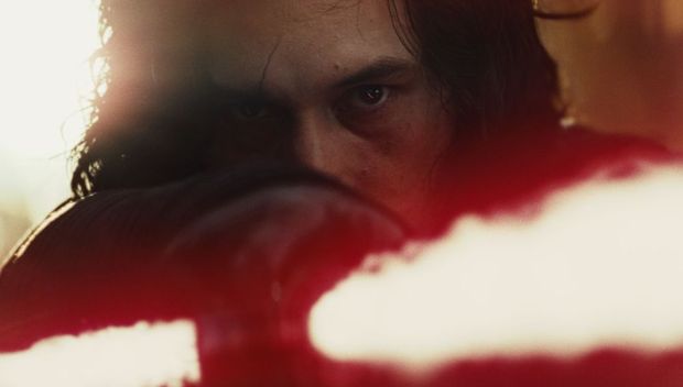 Rian Johnson revela que los títulos de inicio de 'Star Wars: Los últimos Jedi' esconden una gran matanza