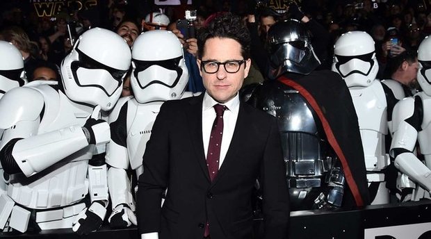 J.J. Abrams se pronuncia sobre los haters de 'Star Wars': "Tienes que valorar sus opiniones"