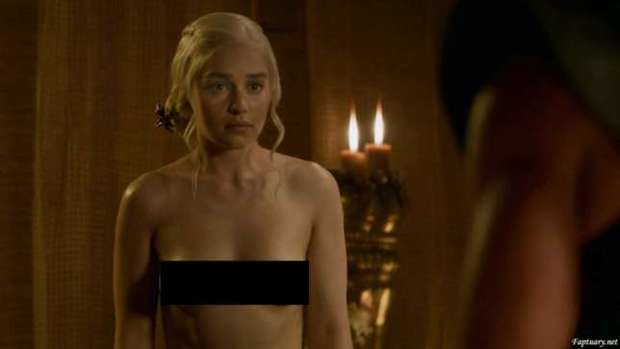 Nuevas normas en las escenas de desnudos en el Reino Unido tras las declaraciones de Emilia Clarke