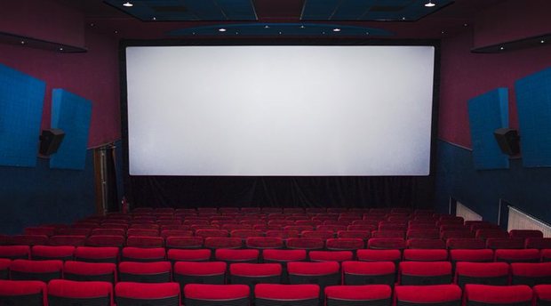 China cancela la reapertura de los cines