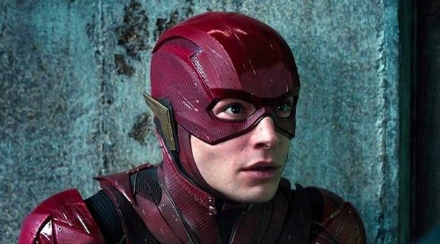 Ezra Miller podría ser despedido de 'The Flash' por el vídeo en el que ataca violentamente a una fan