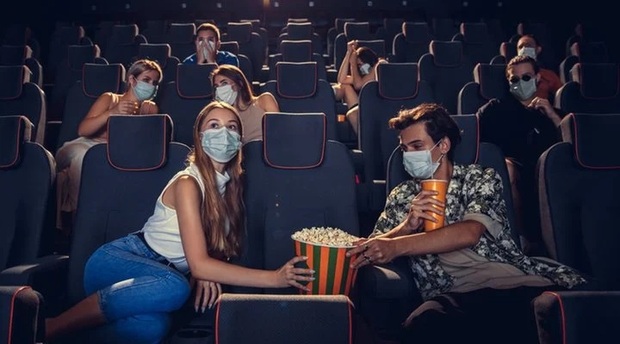 El cine en tiempos de COVID: ¿es seguro comer palomitas?